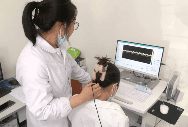 醫(yī)生體驗經顱多普勒